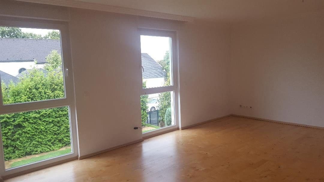 Pronájem domu 244 m², pozemek 384 m², Leverkusen, Severní Porýní-Vestfálsko Pronájem domu 244 m², pozemek 384 m², Leverkusen, Severní Porýní-Vestfálsko