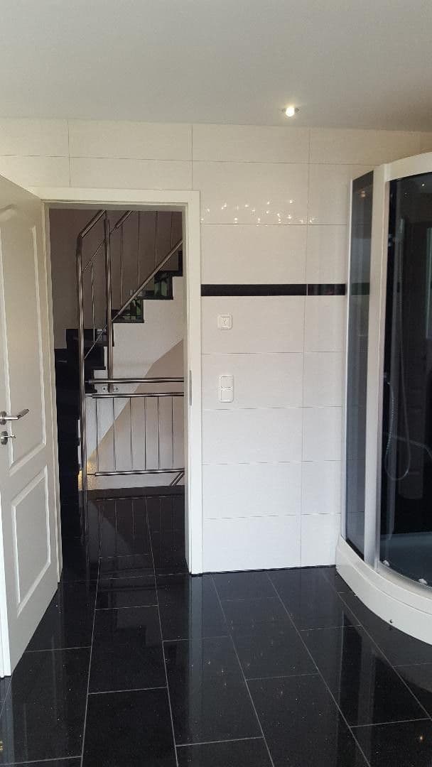 Pronájem domu 244 m², pozemek 384 m², Leverkusen, Severní Porýní-Vestfálsko Pronájem domu 244 m², pozemek 384 m², Leverkusen, Severní Porýní-Vestfálsko