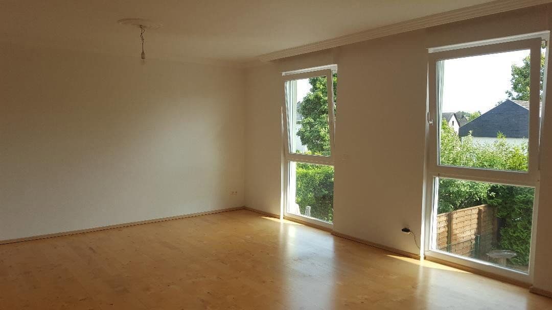 Pronájem domu 244 m², pozemek 384 m², Leverkusen, Severní Porýní-Vestfálsko Pronájem domu 244 m², pozemek 384 m², Leverkusen, Severní Porýní-Vestfálsko