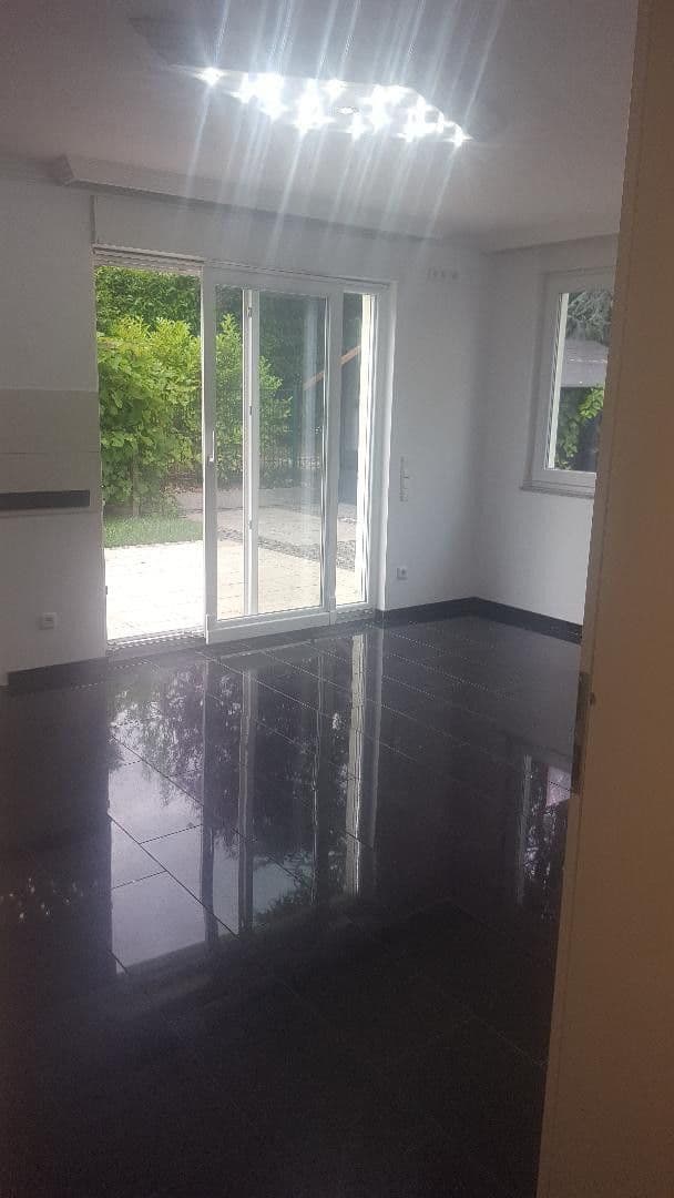 Pronájem domu 244 m², pozemek 384 m², Leverkusen, Severní Porýní-Vestfálsko Pronájem domu 244 m², pozemek 384 m², Leverkusen, Severní Porýní-Vestfálsko