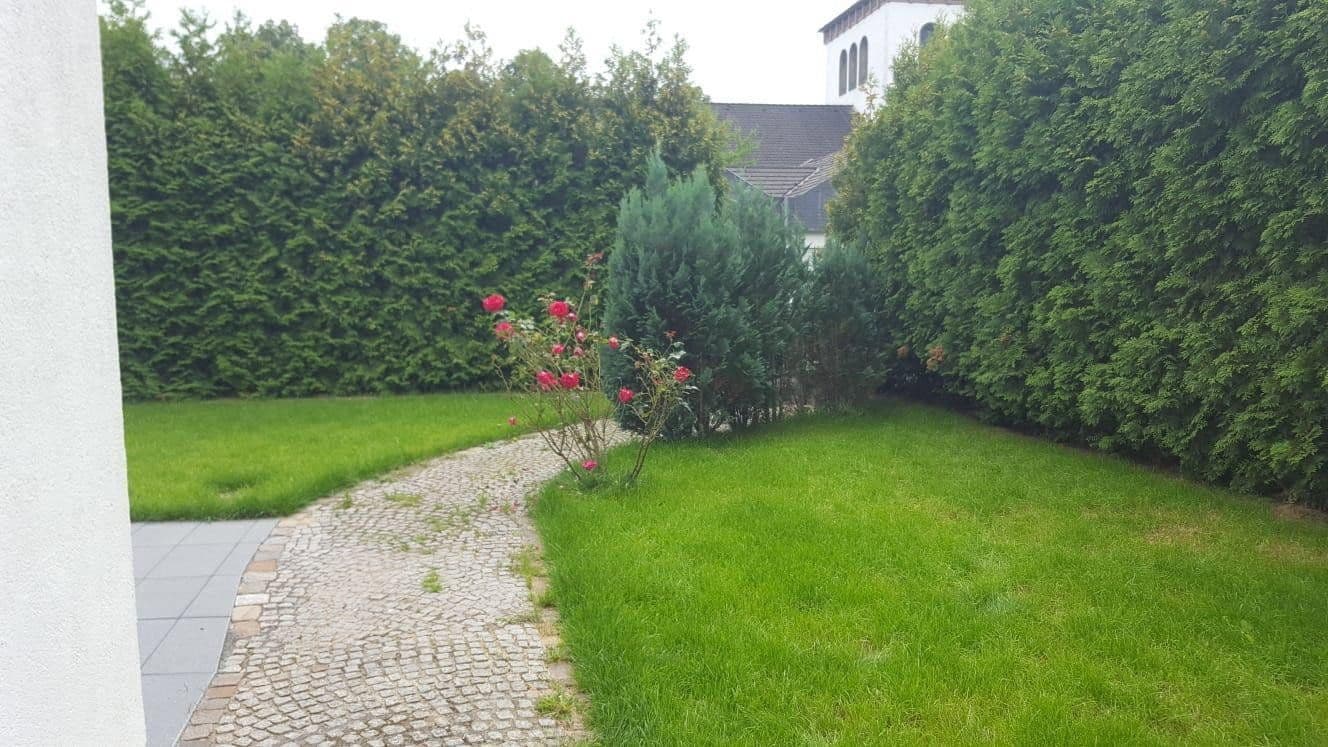 Pronájem domu 244 m², pozemek 384 m², Leverkusen, Severní Porýní-Vestfálsko Pronájem domu 244 m², pozemek 384 m², Leverkusen, Severní Porýní-Vestfálsko
