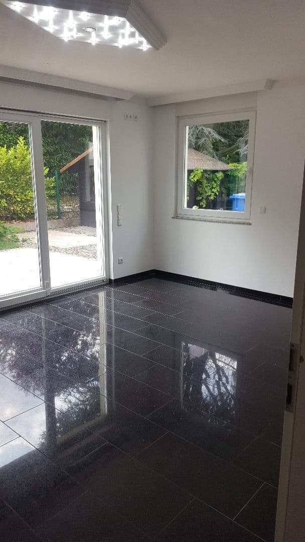 Pronájem domu 244 m², pozemek 384 m², Leverkusen, Severní Porýní-Vestfálsko Pronájem domu 244 m², pozemek 384 m², Leverkusen, Severní Porýní-Vestfálsko