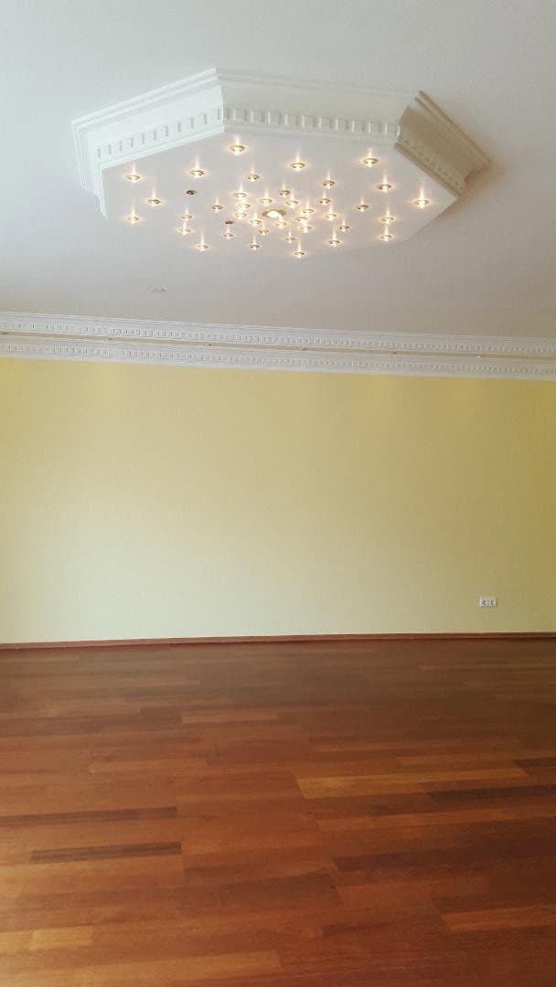 Pronájem domu 244 m², pozemek 384 m², Leverkusen, Severní Porýní-Vestfálsko Pronájem domu 244 m², pozemek 384 m², Leverkusen, Severní Porýní-Vestfálsko