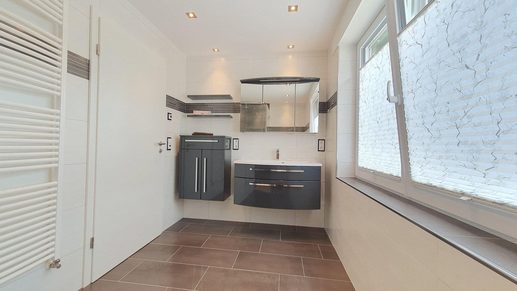 Prodej domu 323 m², pozemek 833 m², Remscheid, Severní Porýní-Vestfálsko Prodej domu 323 m², pozemek 833 m², Remscheid, Severní Porýní-Vestfálsko