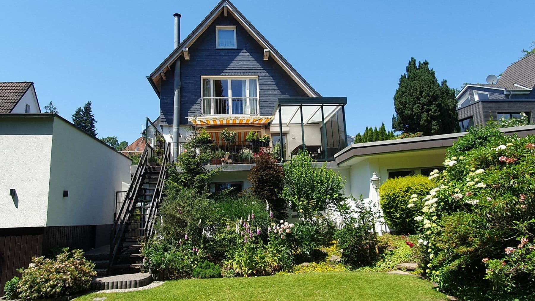 Prodej domu 323 m², pozemek 833 m², Remscheid, Severní Porýní-Vestfálsko Prodej domu 323 m², pozemek 833 m², Remscheid, Severní Porýní-Vestfálsko