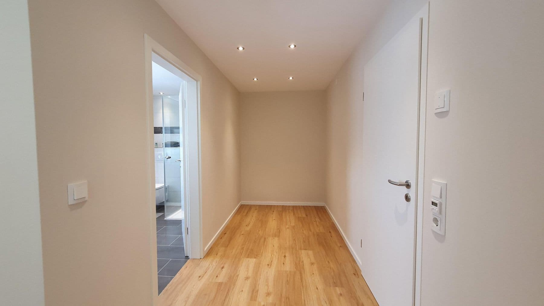 Prodej domu 323 m², pozemek 833 m², Remscheid, Severní Porýní-Vestfálsko Prodej domu 323 m², pozemek 833 m², Remscheid, Severní Porýní-Vestfálsko