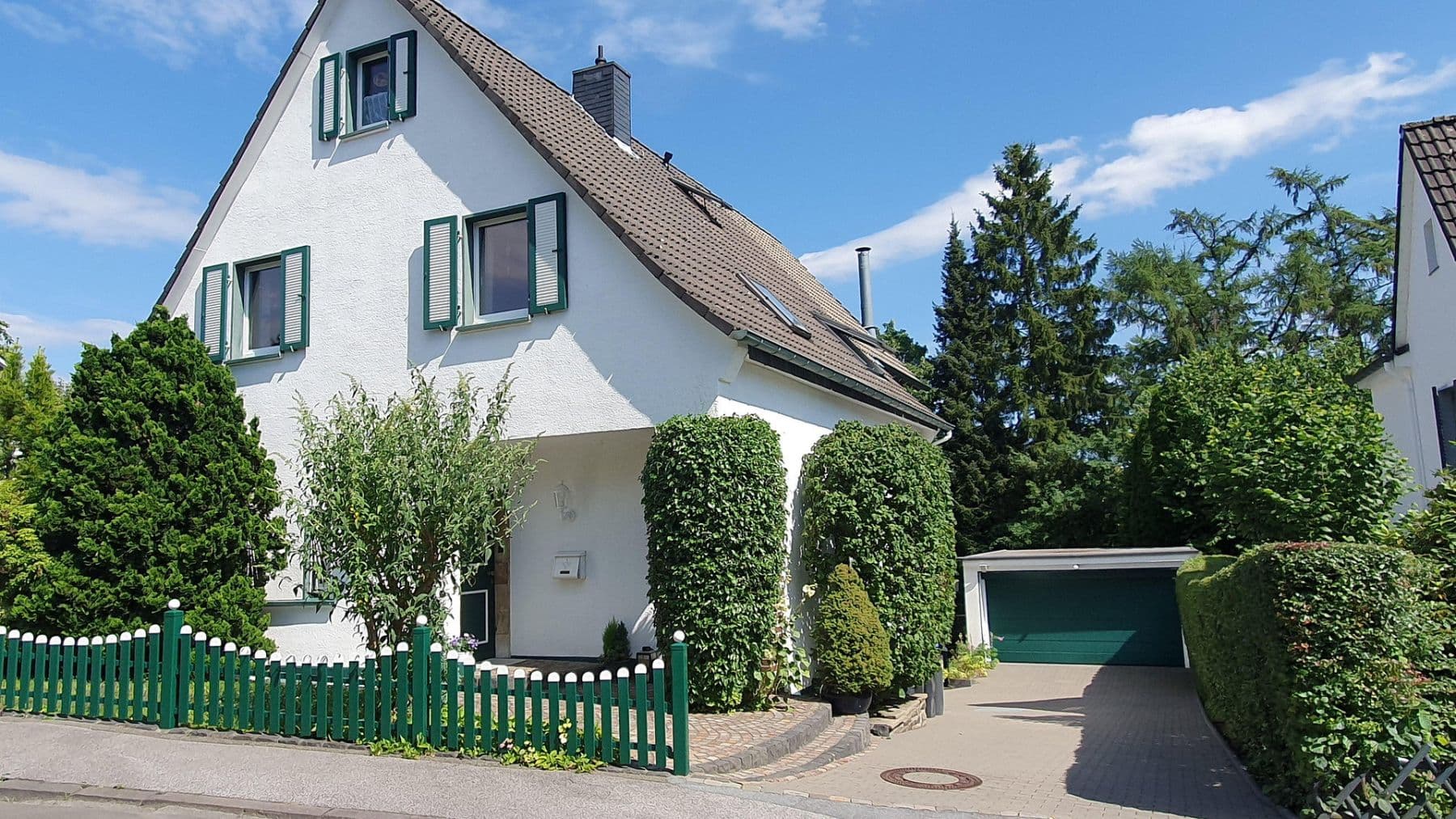 Prodej domu 323 m², pozemek 833 m², Remscheid, Severní Porýní-Vestfálsko Prodej domu 323 m², pozemek 833 m², Remscheid, Severní Porýní-Vestfálsko