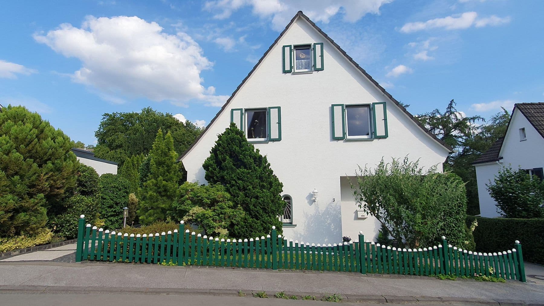 Prodej domu 323 m², pozemek 833 m², Remscheid, Severní Porýní-Vestfálsko Prodej domu 323 m², pozemek 833 m², Remscheid, Severní Porýní-Vestfálsko