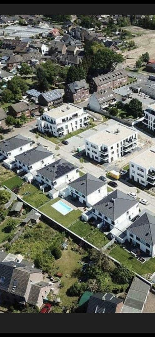 Prodej domu 134 m², pozemek 278 m², Nettetal, Severní Porýní-Vestfálsko Prodej domu 134 m², pozemek 278 m², Nettetal, Severní Porýní-Vestfálsko