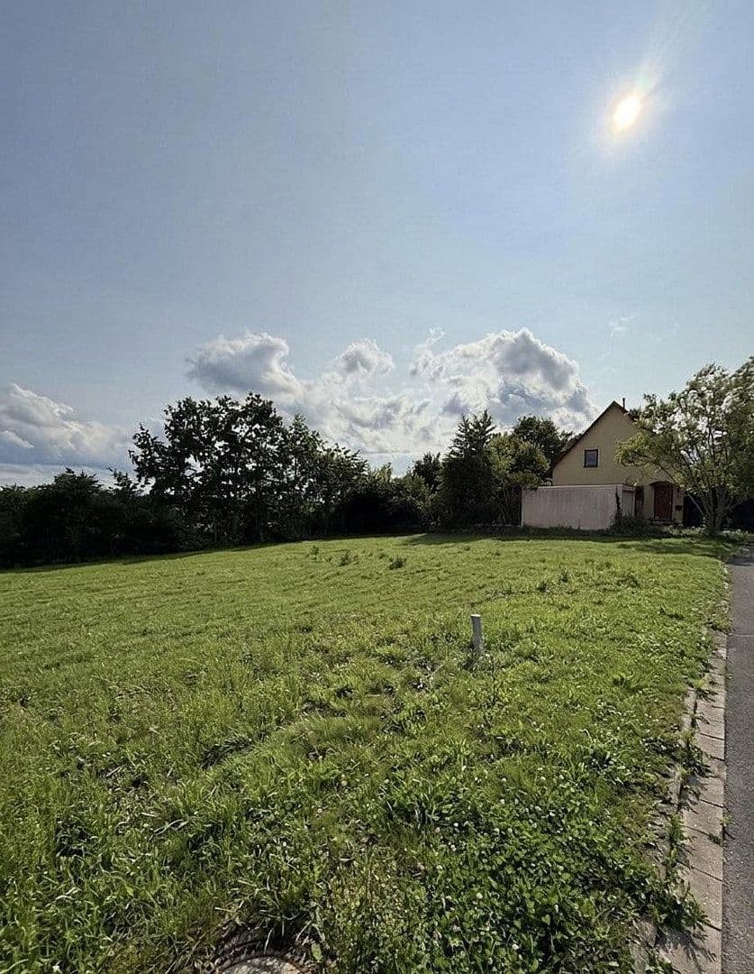 Prodej pozemku 800 m², Sibylla-Weiß-Weg 11, Höchstadt an der Aisch, Bavorsko Prodej pozemku 800 m², Sibylla-Weiß-Weg 11, Höchstadt an der Aisch, Bavorsko