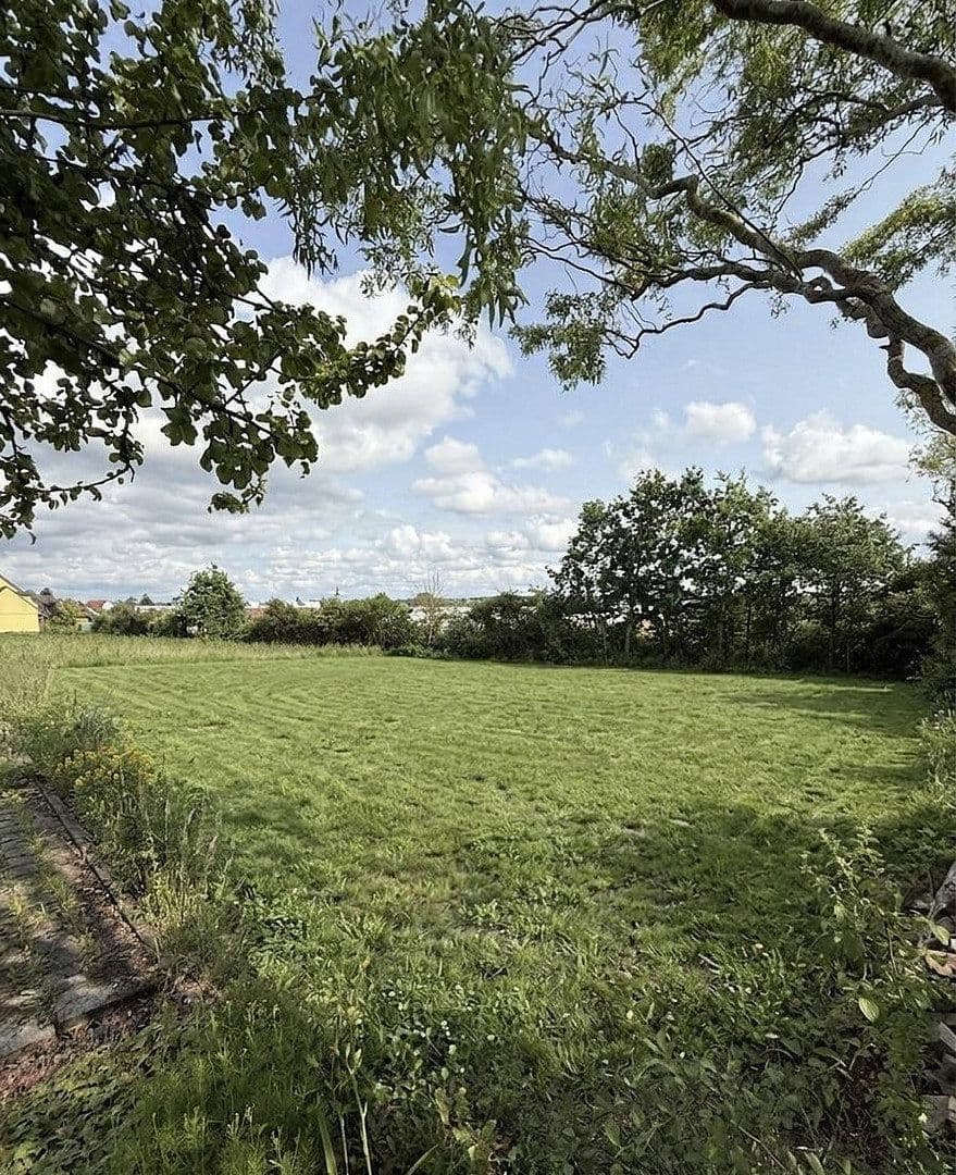 Prodej pozemku 800 m², Sibylla-Weiß-Weg 11, Höchstadt an der Aisch, Bavorsko Prodej pozemku 800 m², Sibylla-Weiß-Weg 11, Höchstadt an der Aisch, Bavorsko