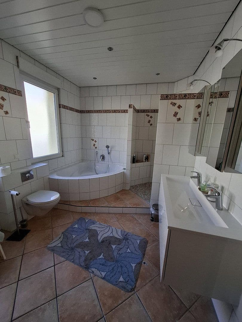 Prodej bytu 5+1 124 m², Hattersheim am Main, Hessen Prodej bytu 5+1 124 m², Hattersheim am Main, Hessen