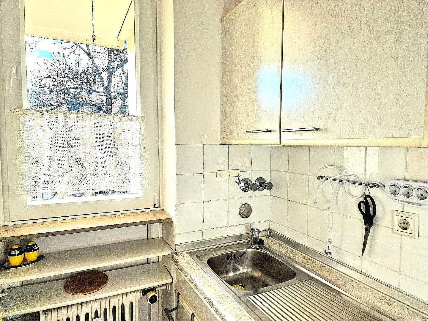 Pronájem bytu 1+1 35 m², Regina-Ullmann-Str., München, Bavorsko Pronájem bytu 1+1 35 m², Regina-Ullmann-Str., München, Bavorsko