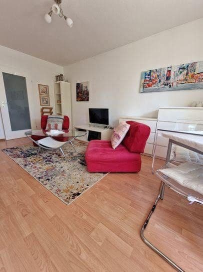 Pronájem bytu 1+1 35 m², Regina-Ullmann-Str., München, Bavorsko Pronájem bytu 1+1 35 m², Regina-Ullmann-Str., München, Bavorsko