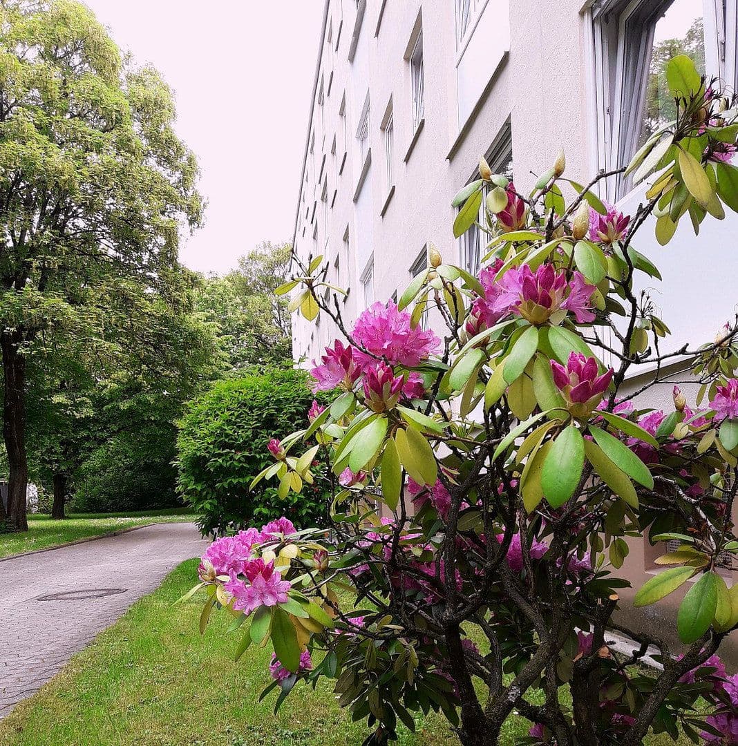 Pronájem bytu 1+1 35 m², Regina-Ullmann-Str., München, Bavorsko Pronájem bytu 1+1 35 m², Regina-Ullmann-Str., München, Bavorsko