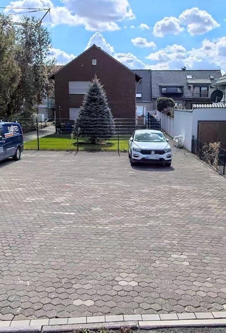 Prodej domu 160 m², pozemek 680 m², Fließstraße 54, Kerpen, Severní Porýní-Vestfálsko Prodej domu 160 m², pozemek 680 m², Fließstraße 54, Kerpen, Severní Porýní-Vestfálsko