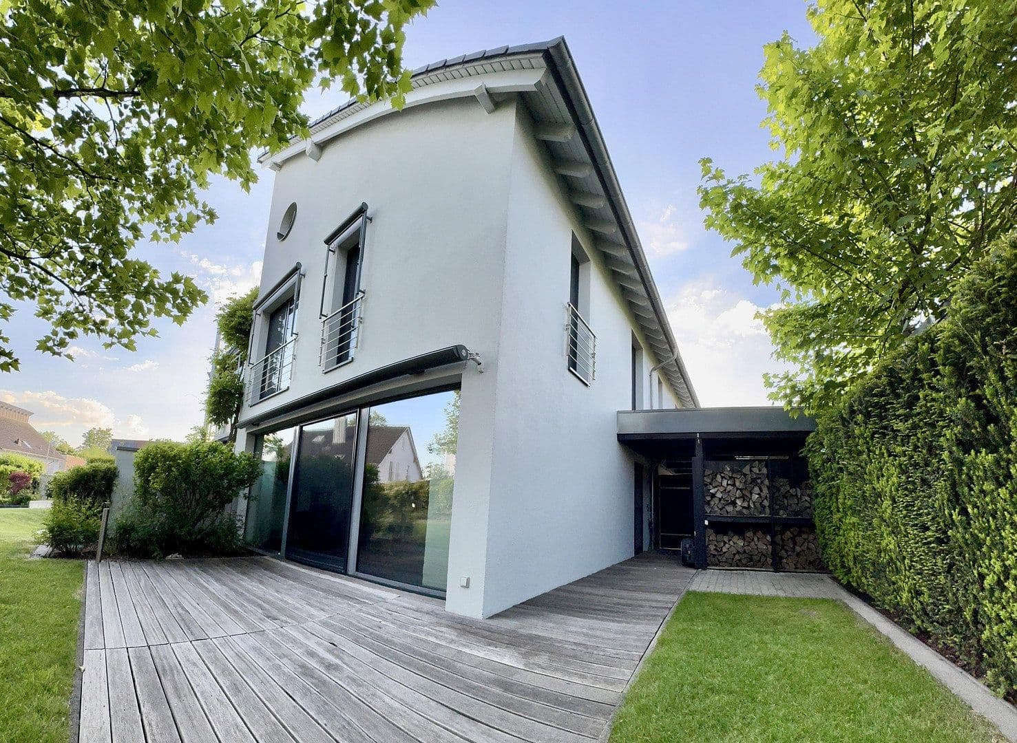 Prodej domu 162 m², pozemek 298 m², Saarbrücken, Země Sársko Prodej domu 162 m², pozemek 298 m², Saarbrücken, Země Sársko