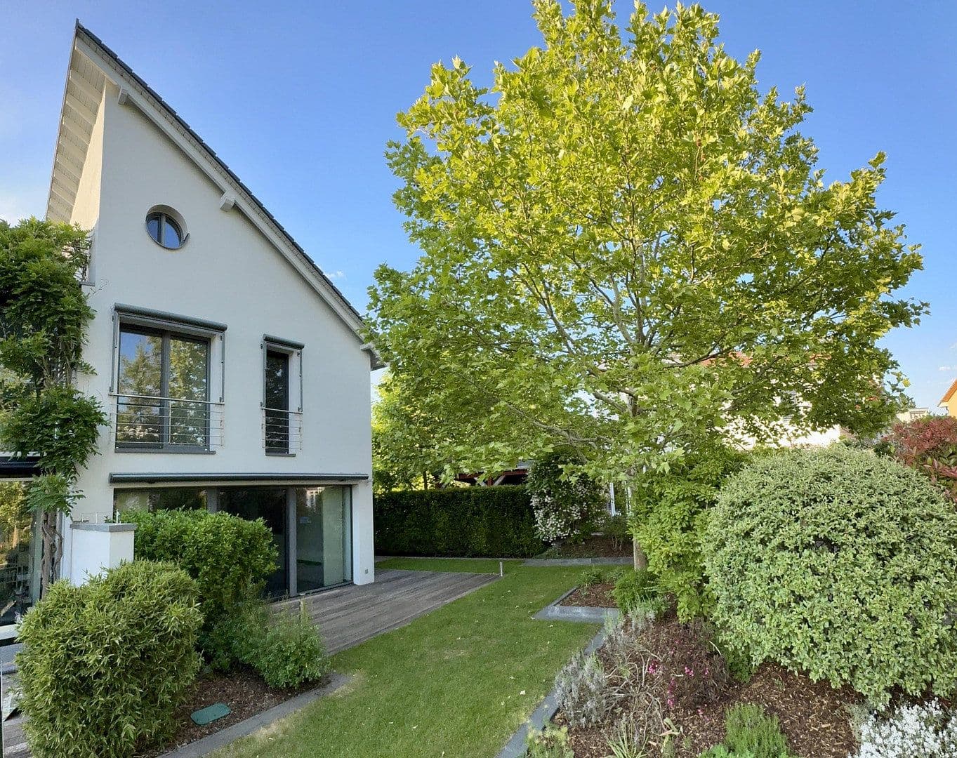 Prodej domu 162 m², pozemek 298 m², Saarbrücken, Země Sársko Prodej domu 162 m², pozemek 298 m², Saarbrücken, Země Sársko