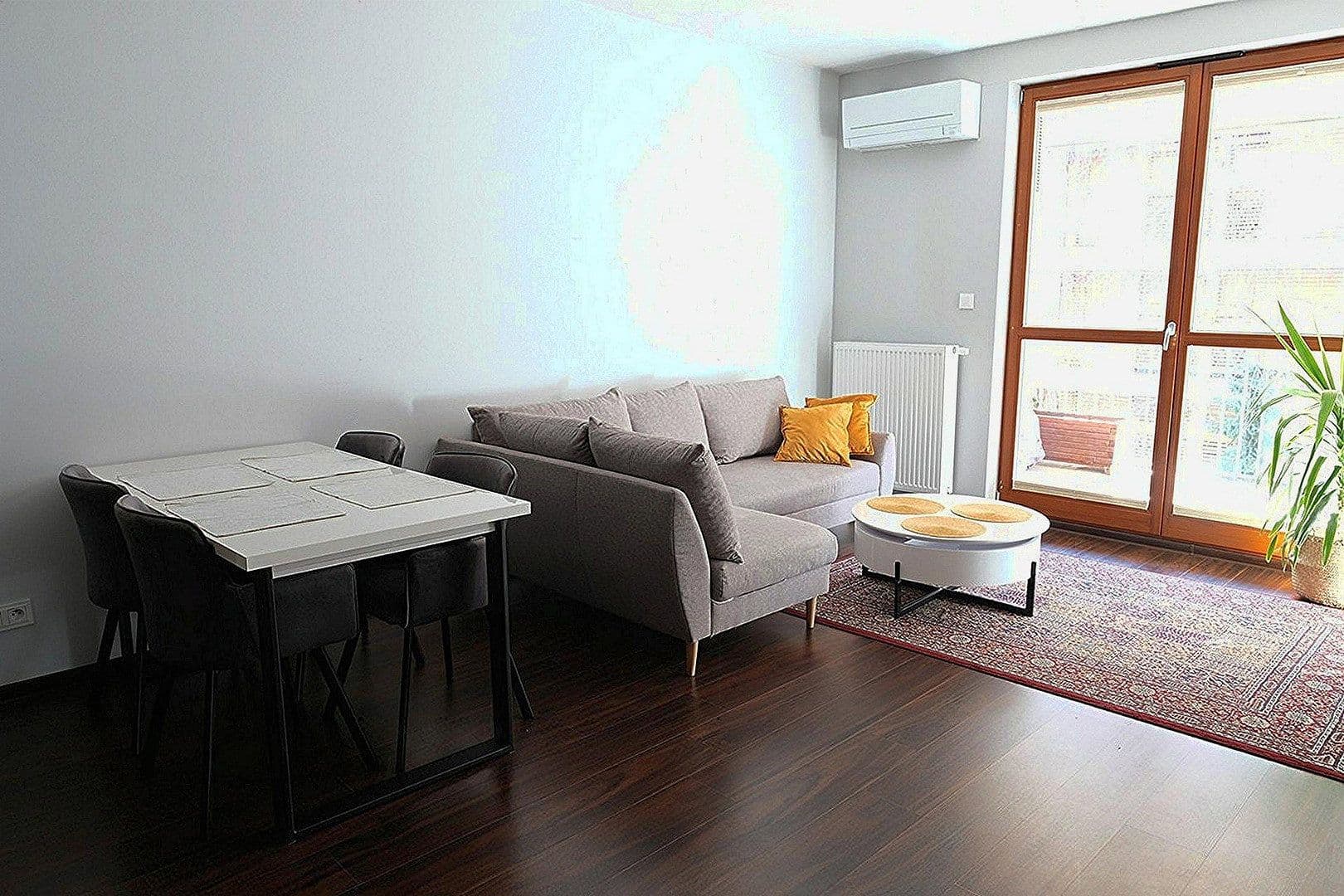 Pronájem bytu 2+1 54 m², Berlin, Berlín Pronájem bytu 2+1 54 m², Berlin, Berlín