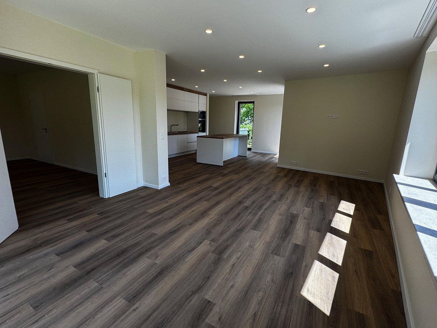 Pronájem domu 120 m², pozemek 800 m², Berlin, Berlín Pronájem domu 120 m², pozemek 800 m², Berlin, Berlín