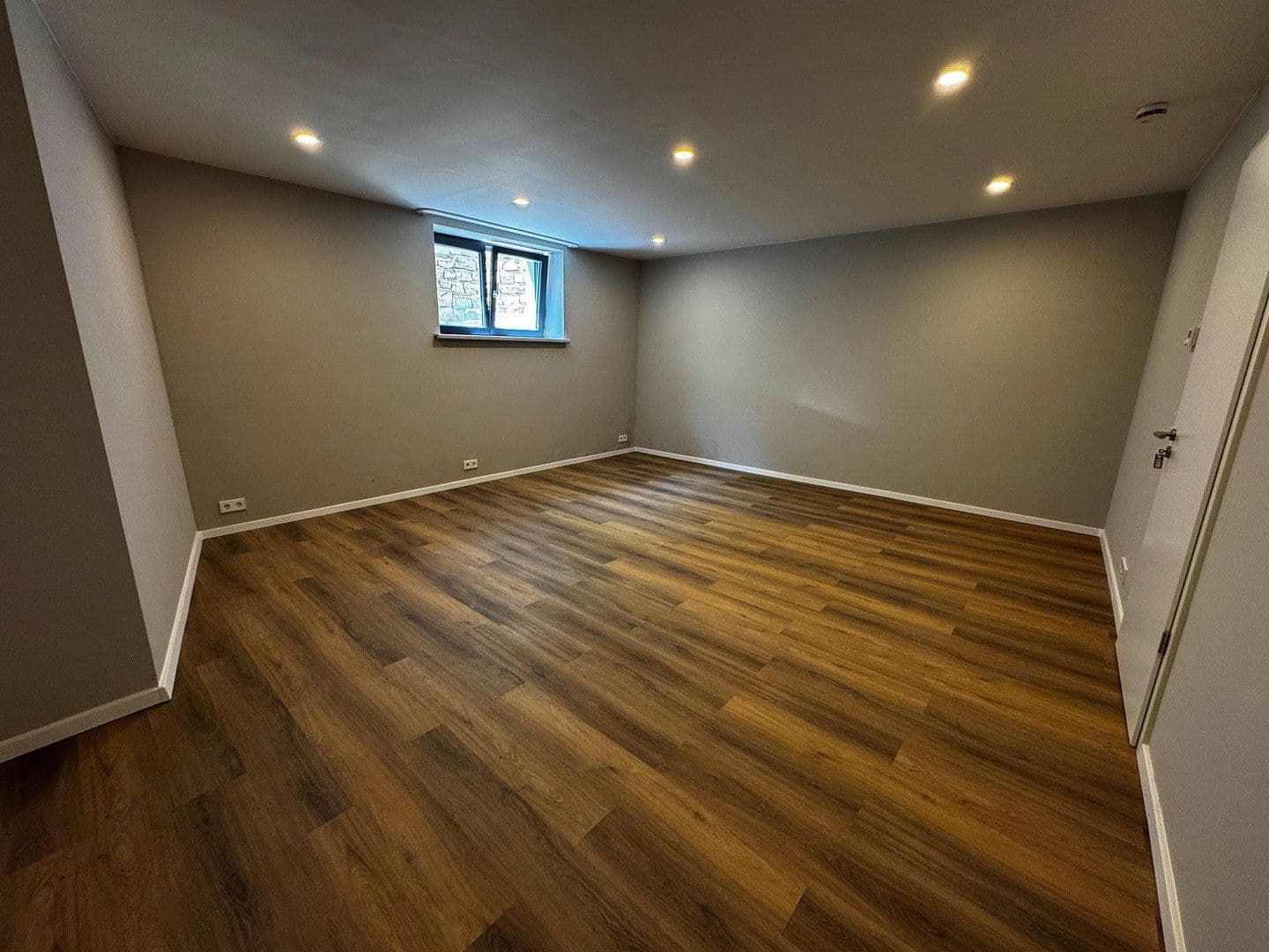 Pronájem domu 120 m², pozemek 800 m², Berlin, Berlín Pronájem domu 120 m², pozemek 800 m², Berlin, Berlín