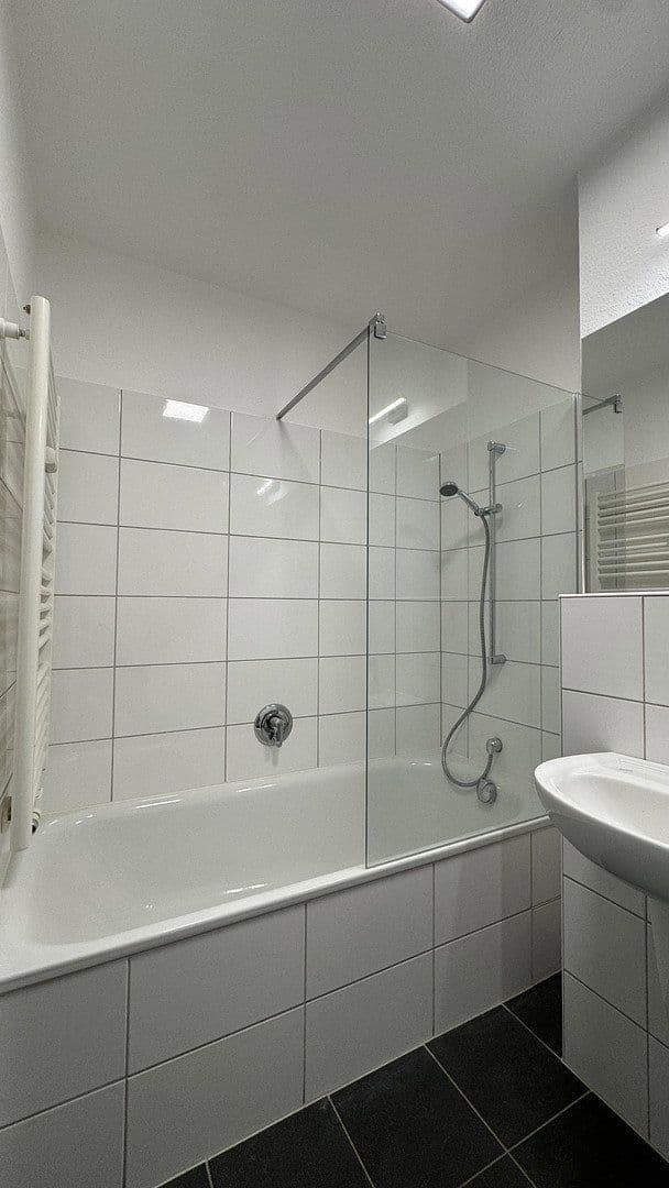 Pronájem bytu 2+1 56 m², Espenstraße 20, Wuppertal, Severní Porýní-Vestfálsko Pronájem bytu 2+1 56 m², Espenstraße 20, Wuppertal, Severní Porýní-Vestfálsko