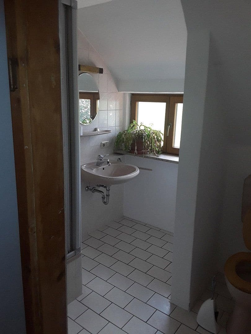 Prodej domu 142 m², pozemek 1.780 m², Hauptstr 66, Walkertshofen, Bavorsko Prodej domu 142 m², pozemek 1.780 m², Hauptstr 66, Walkertshofen, Bavorsko