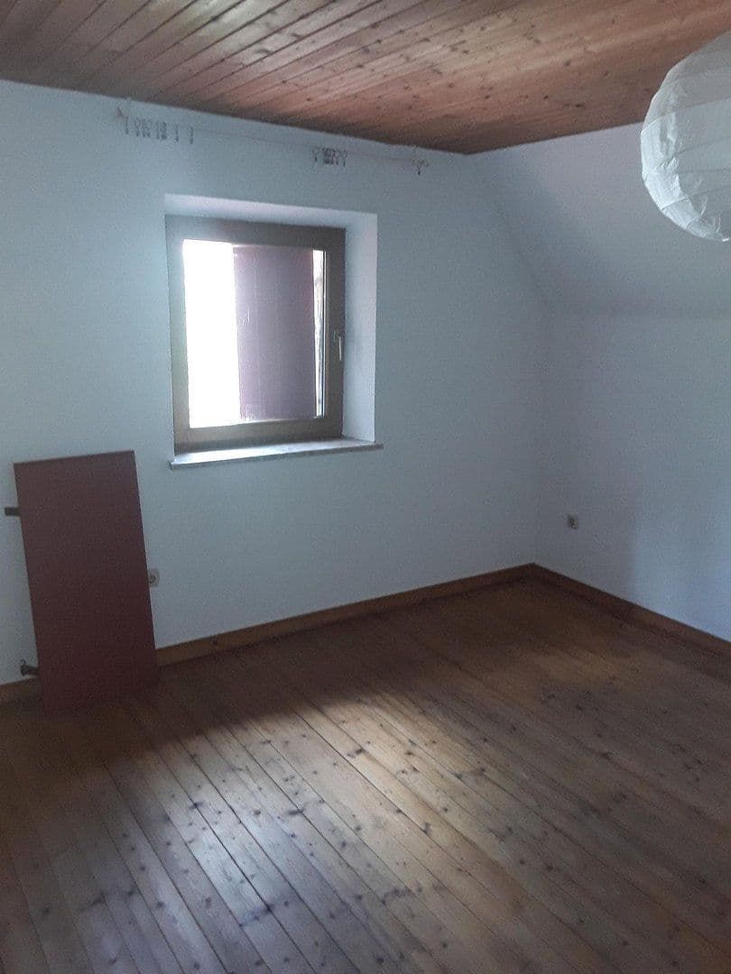 Prodej domu 142 m², pozemek 1.780 m², Hauptstr 66, Walkertshofen, Bavorsko Prodej domu 142 m², pozemek 1.780 m², Hauptstr 66, Walkertshofen, Bavorsko