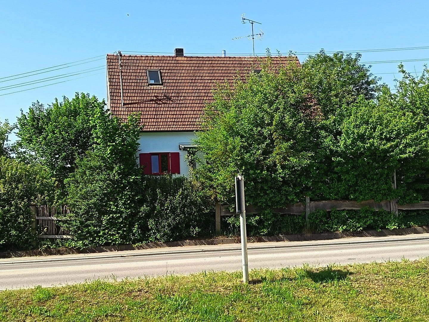 Prodej domu 142 m², pozemek 1.780 m², Hauptstr 66, Walkertshofen, Bavorsko Prodej domu 142 m², pozemek 1.780 m², Hauptstr 66, Walkertshofen, Bavorsko