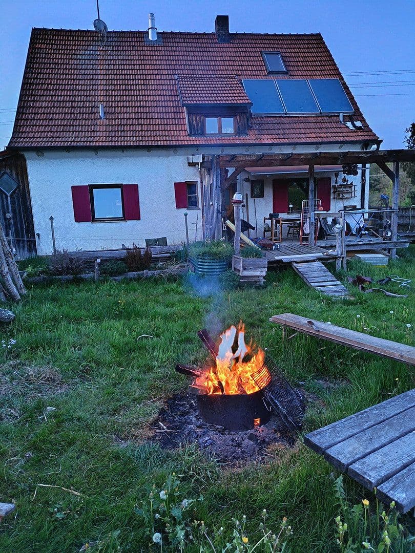 Prodej domu 142 m², pozemek 1.780 m², Hauptstr 66, Walkertshofen, Bavorsko Prodej domu 142 m², pozemek 1.780 m², Hauptstr 66, Walkertshofen, Bavorsko