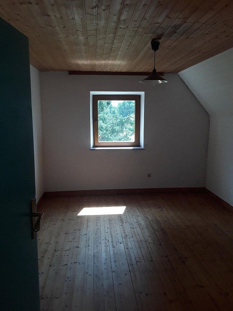Prodej domu 142 m², pozemek 1.780 m², Hauptstr 66, Walkertshofen, Bavorsko Prodej domu 142 m², pozemek 1.780 m², Hauptstr 66, Walkertshofen, Bavorsko