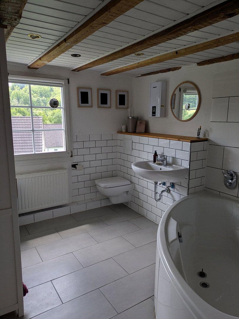 Prodej domu 191 m², pozemek 1.369 m², Wiehl, Severní Porýní-Vestfálsko Prodej domu 191 m², pozemek 1.369 m², Wiehl, Severní Porýní-Vestfálsko