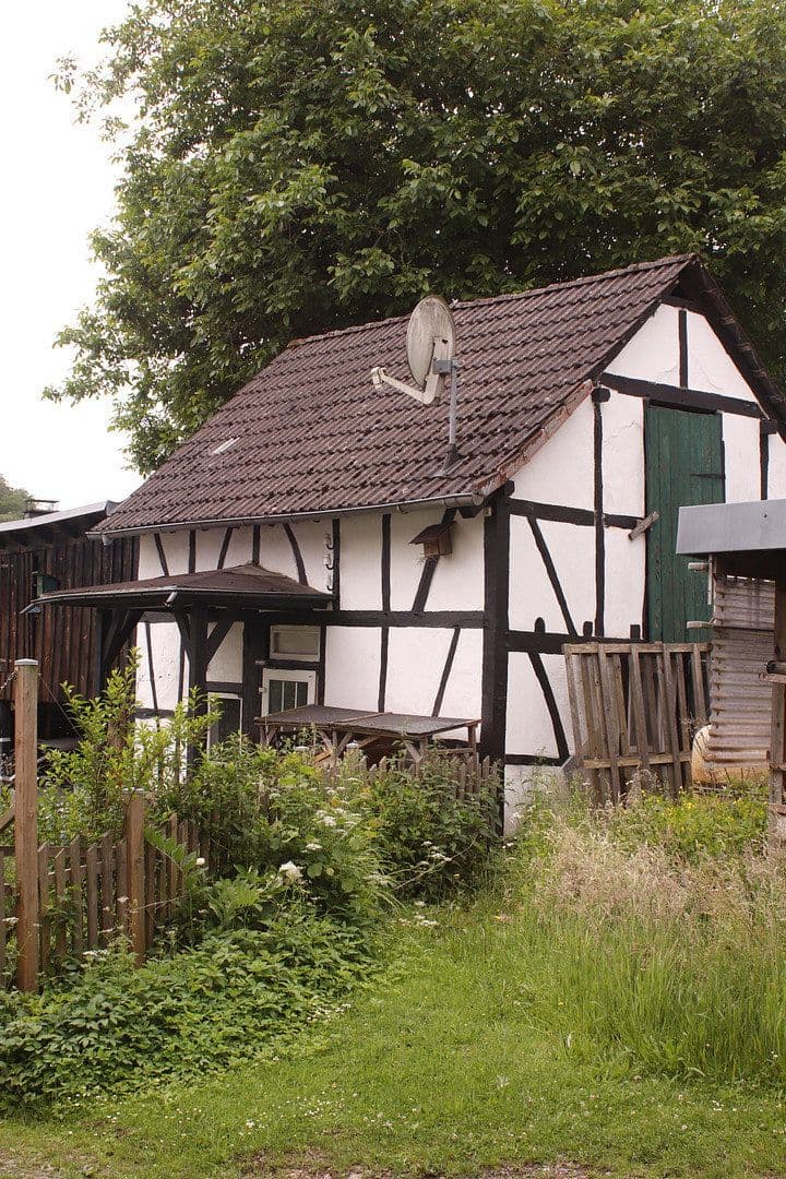Prodej domu 191 m², pozemek 1.369 m², Wiehl, Severní Porýní-Vestfálsko Prodej domu 191 m², pozemek 1.369 m², Wiehl, Severní Porýní-Vestfálsko