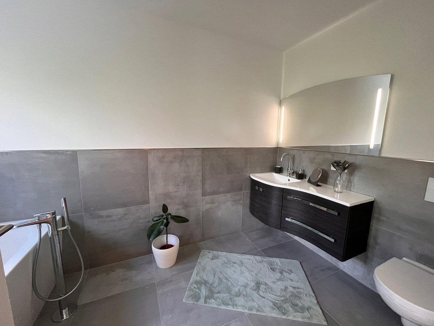 Prodej bytu 3+kk 103 m², Meisenweg 8, Röttenbach, Bavorsko Prodej bytu 3+kk 103 m², Meisenweg 8, Röttenbach, Bavorsko