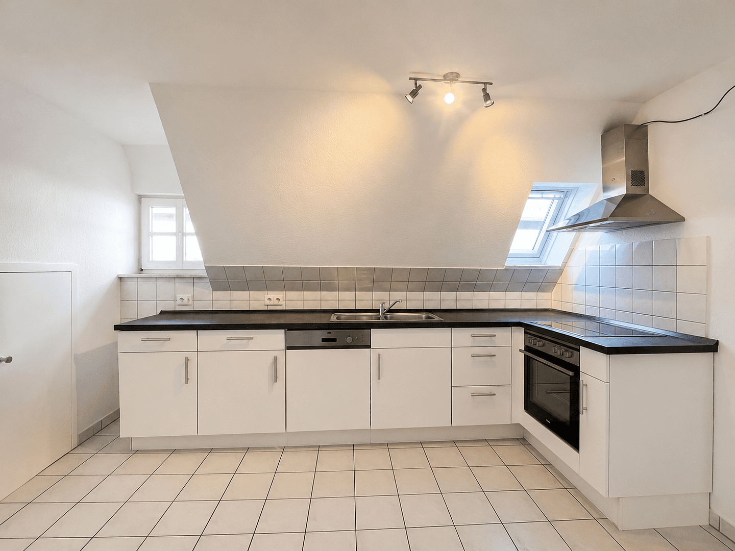 Pronájem bytu 2+kk 75 m², Schorndorf, Bádensko-Württembersko Pronájem bytu 2+kk 75 m², Schorndorf, Bádensko-Württembersko