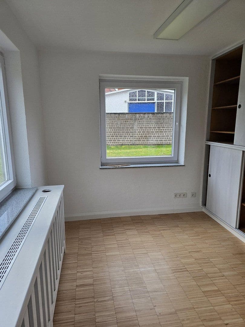 Pronájem kanceláře 49 m², Im Gewerbegebiet 11, Sankt Ingbert, Země Sársko Pronájem kanceláře 49 m², Im Gewerbegebiet 11, Sankt Ingbert, Země Sársko
