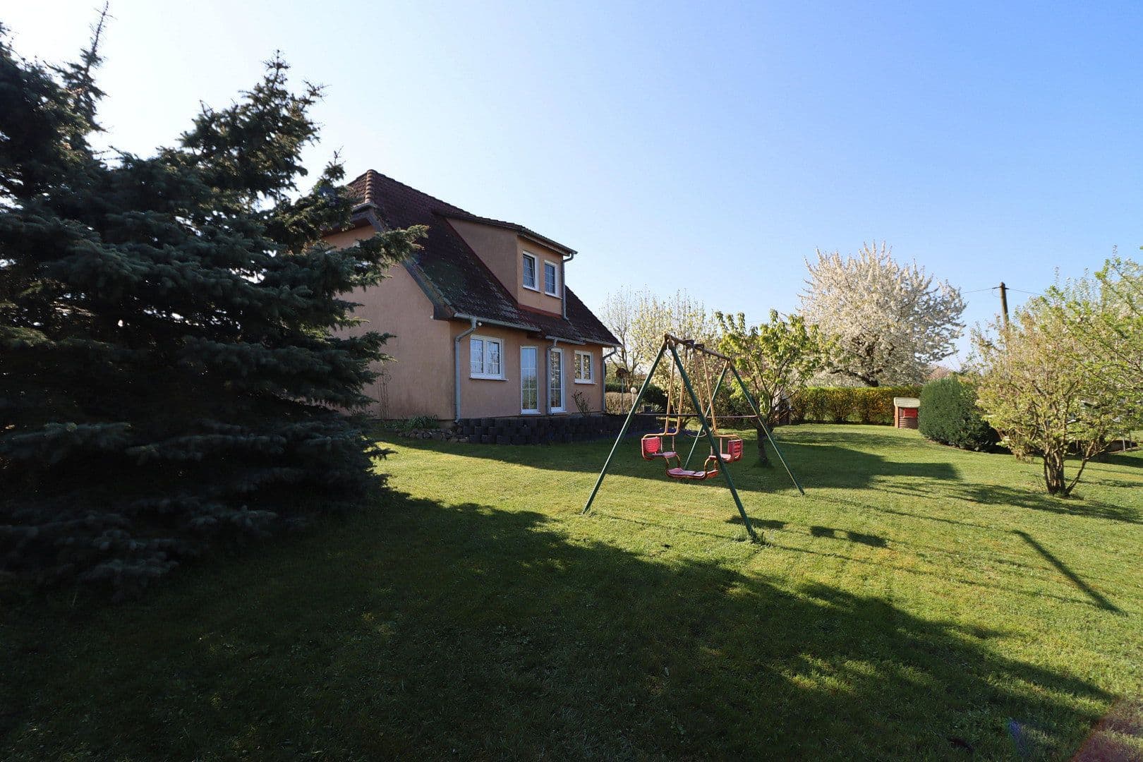 Prodej domu 104 m², pozemek 1.114 m², Oberuckersee, Braniborsko Prodej domu 104 m², pozemek 1.114 m², Oberuckersee, Braniborsko