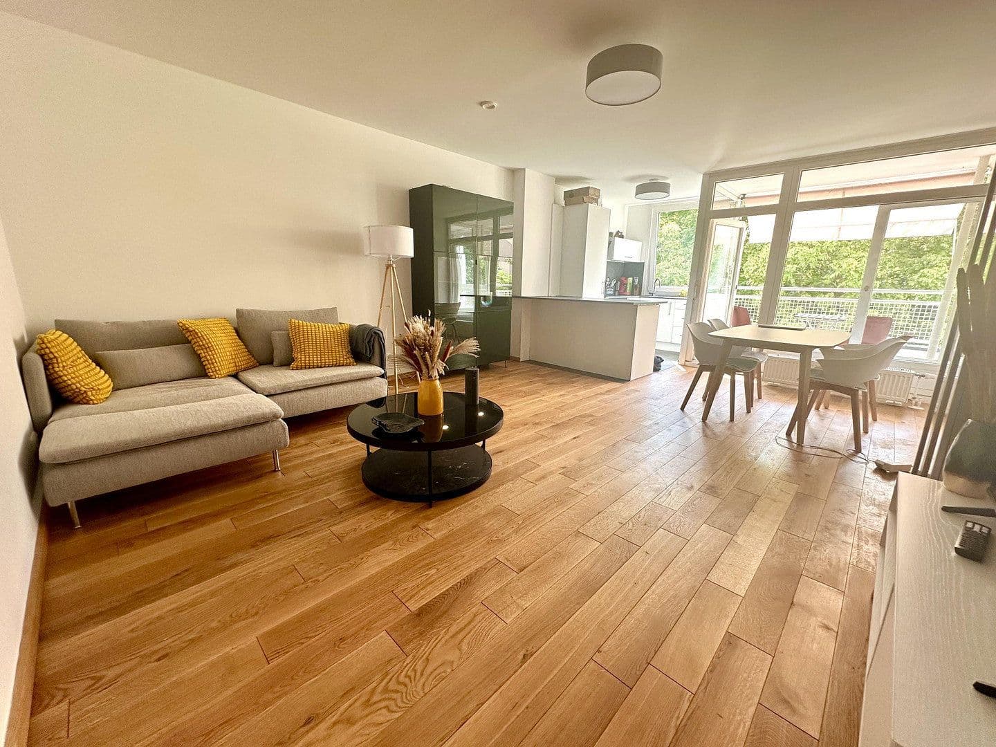 Pronájem bytu 3+1 81 m², Kleiststr. 38A, Berlin, Berlín Pronájem bytu 3+1 81 m², Kleiststr. 38A, Berlin, Berlín