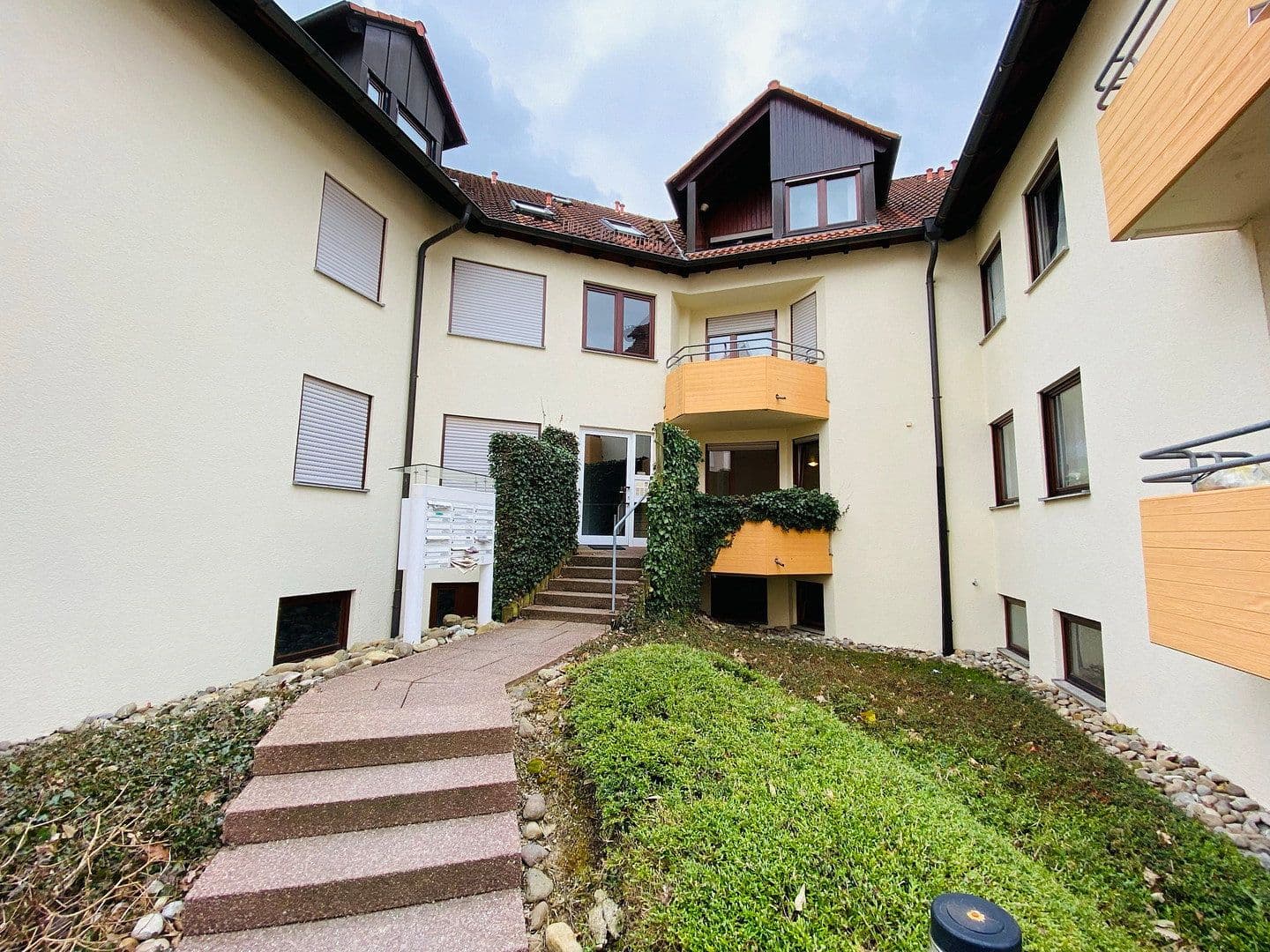 Pronájem bytu 1+1 28 m², Filderstadt, Bádensko-Württembersko Pronájem bytu 1+1 28 m², Filderstadt, Bádensko-Württembersko