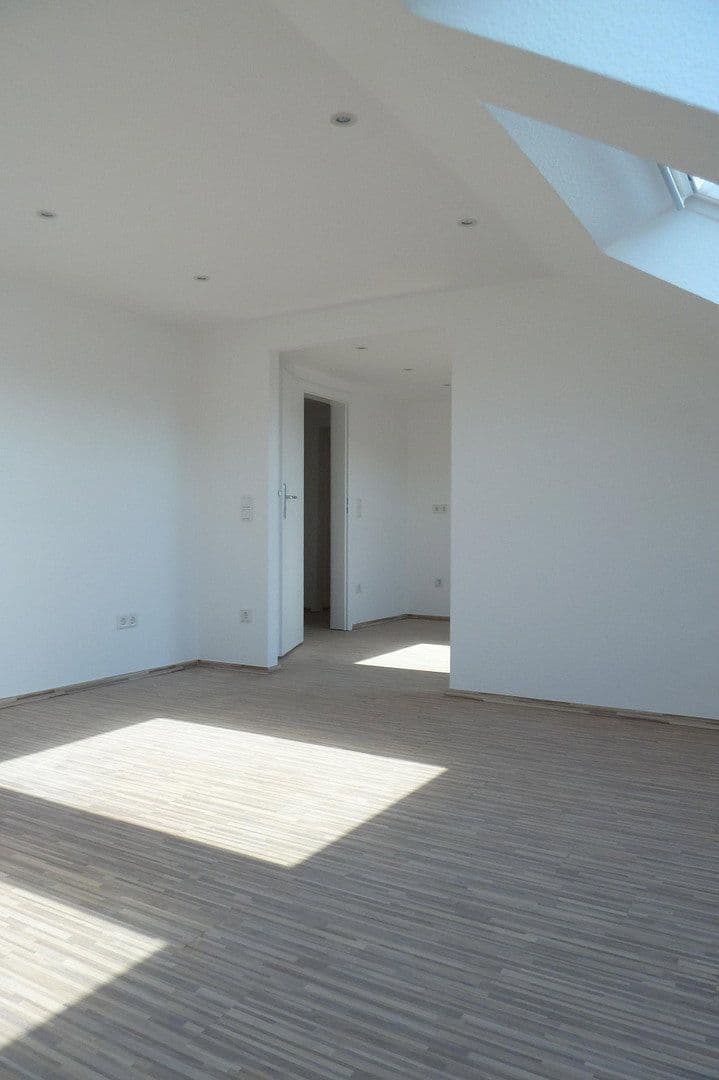 Pronájem bytu 2+1 37 m², Viktorstraße 10, Wuppertal, Severní Porýní-Vestfálsko Pronájem bytu 2+1 37 m², Viktorstraße 10, Wuppertal, Severní Porýní-Vestfálsko