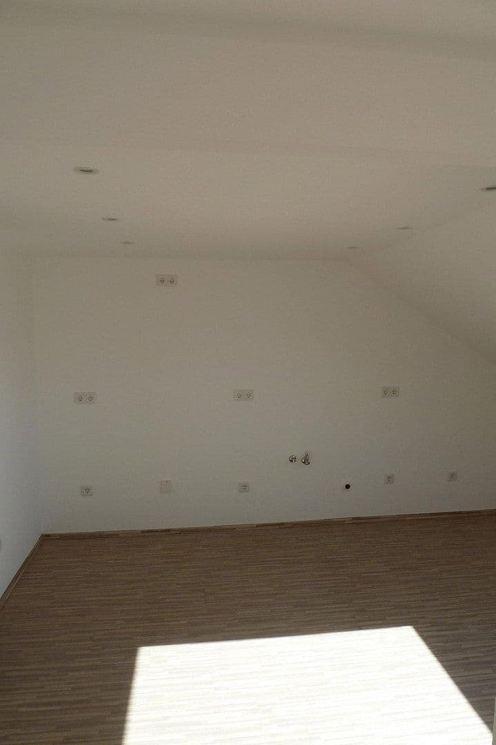 Pronájem bytu 2+1 37 m², Viktorstraße 10, Wuppertal, Severní Porýní-Vestfálsko Pronájem bytu 2+1 37 m², Viktorstraße 10, Wuppertal, Severní Porýní-Vestfálsko