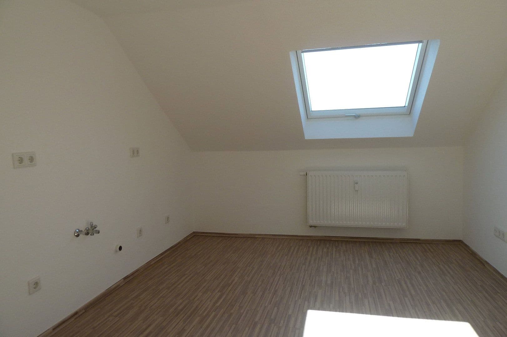 Pronájem bytu 2+1 37 m², Viktorstraße 10, Wuppertal, Severní Porýní-Vestfálsko Pronájem bytu 2+1 37 m², Viktorstraße 10, Wuppertal, Severní Porýní-Vestfálsko