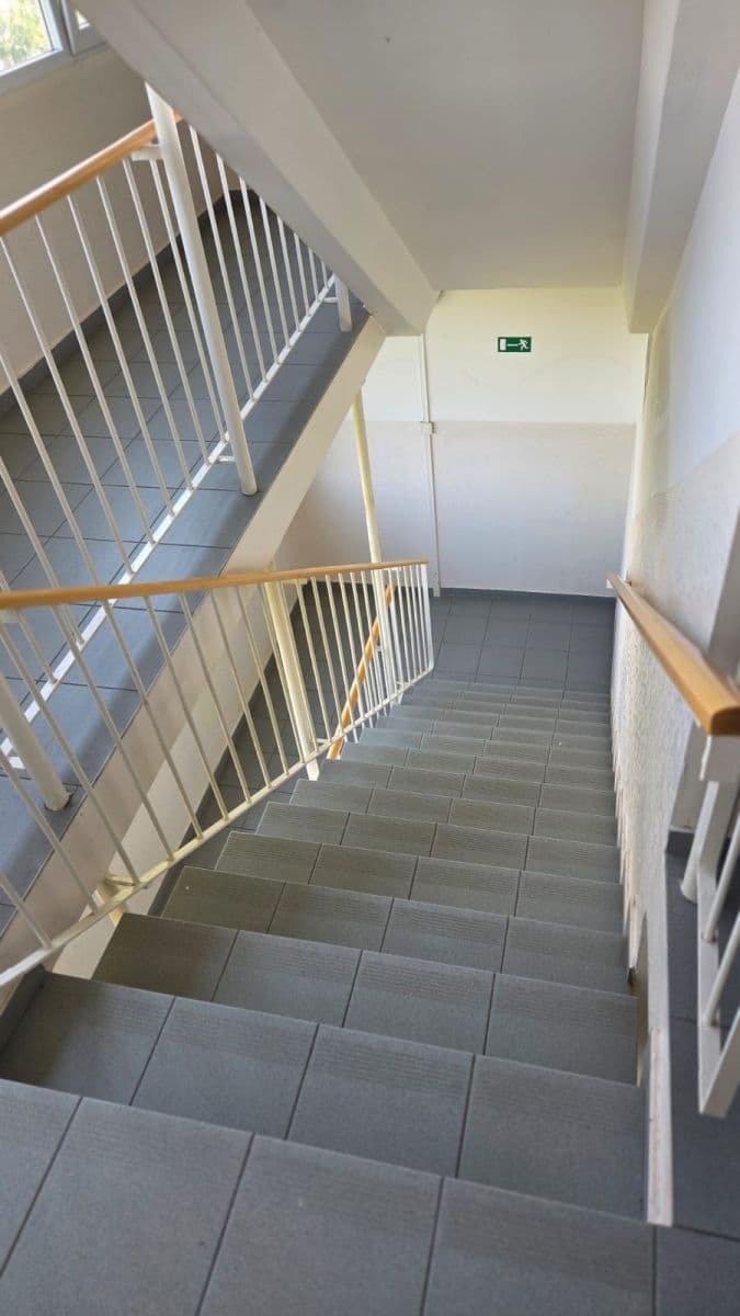 Prodej bytu 2+kk 40 m², Zdiměřická, Praha, Praha Prodej bytu 2+kk 40 m², Zdiměřická, Praha, Praha