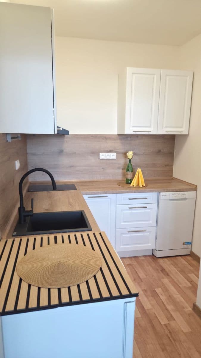 Prodej bytu 2+kk 40 m², Zdiměřická, Praha, Praha Prodej bytu 2+kk 40 m², Zdiměřická, Praha, Praha
