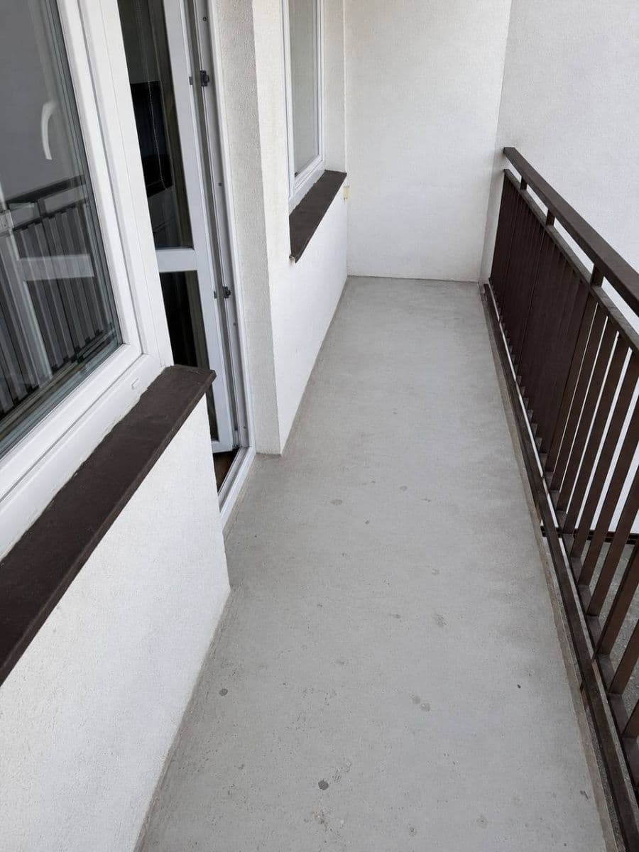 Pronájem bytu 1+kk 33 m², Pod Třebešínem, Praha, Praha Pronájem bytu 1+kk 33 m², Pod Třebešínem, Praha, Praha