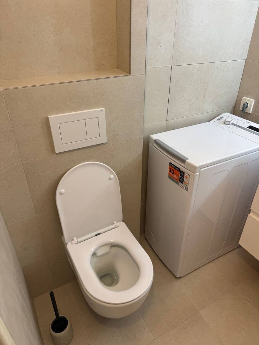Pronájem bytu 1+kk 33 m², Pod Třebešínem, Praha, Praha Pronájem bytu 1+kk 33 m², Pod Třebešínem, Praha, Praha