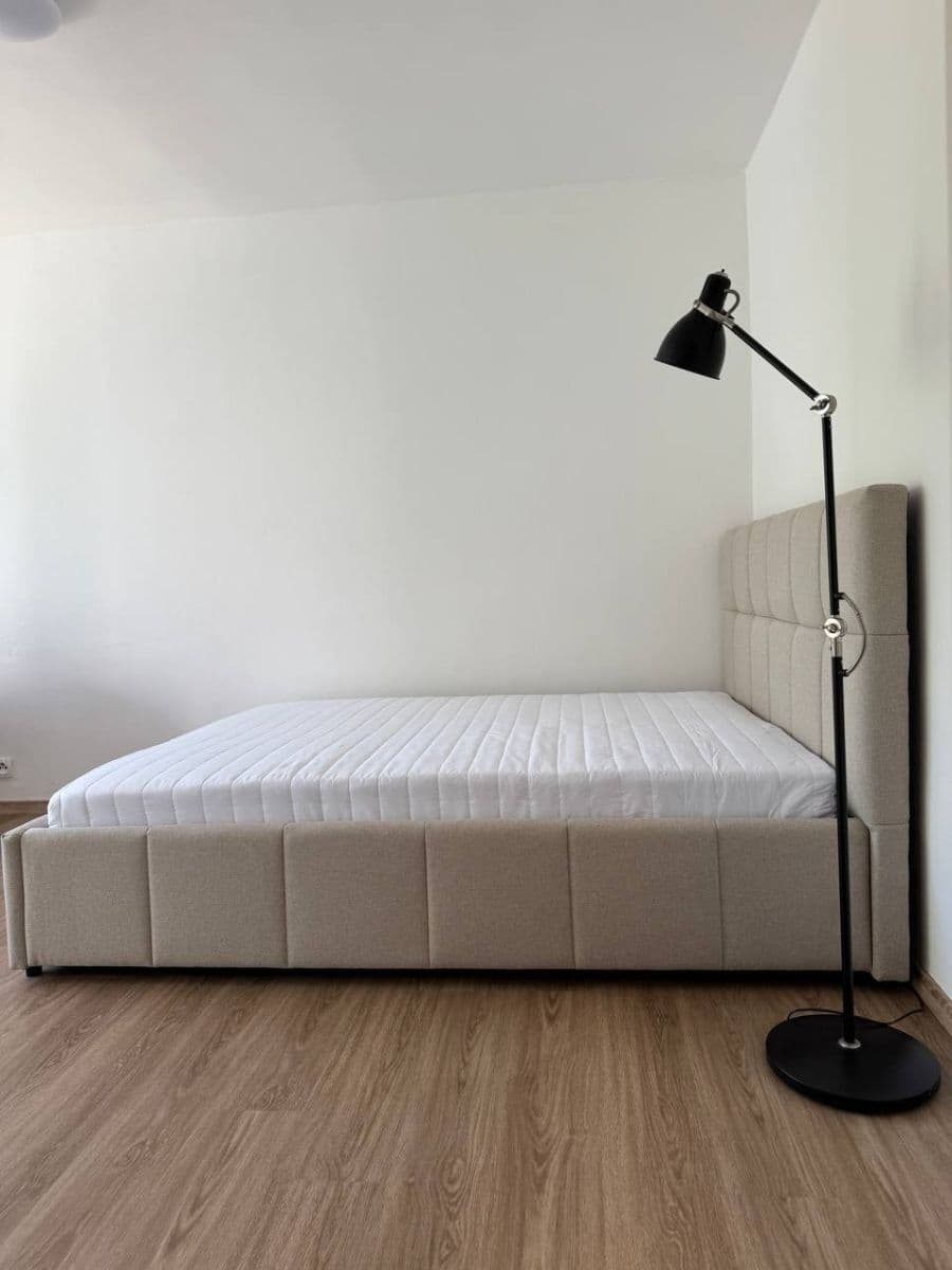 Pronájem bytu 1+kk 33 m², Pod Třebešínem, Praha, Praha Pronájem bytu 1+kk 33 m², Pod Třebešínem, Praha, Praha