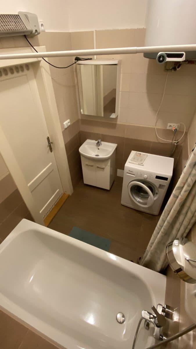 Pronájem bytu 2+kk 55 m², Národní obrany, Praha, Praha Pronájem bytu 2+kk 55 m², Národní obrany, Praha, Praha