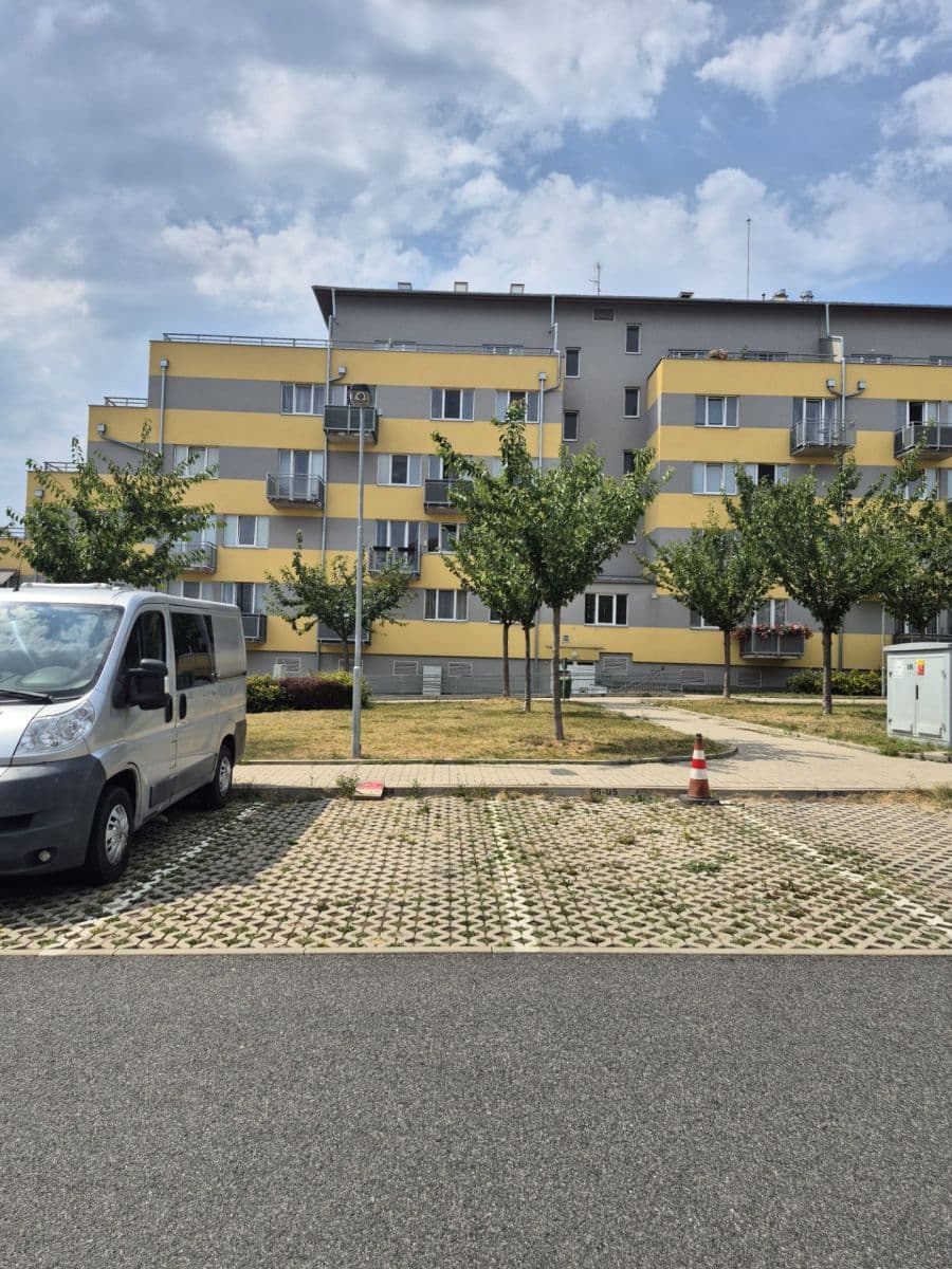 Pronájem bytu 2+kk 50 m², Jaroslava Holečka, Kladno, Středočeský kraj Pronájem bytu 2+kk 50 m², Jaroslava Holečka, Kladno, Středočeský kraj
