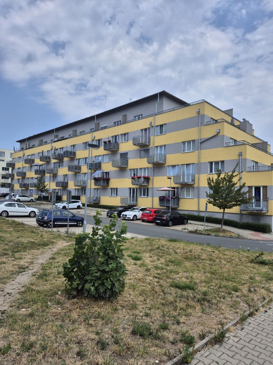 Pronájem bytu 2+kk 50 m², Jaroslava Holečka, Kladno, Středočeský kraj Pronájem bytu 2+kk 50 m², Jaroslava Holečka, Kladno, Středočeský kraj